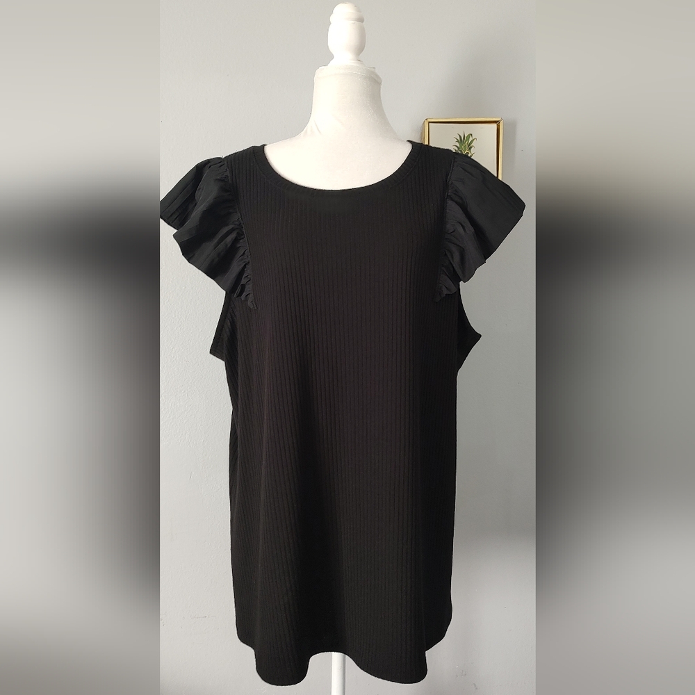 Tank Top Women Torrid Size 5 Plus Blouse Color Black Sleeve Flare Good Condition